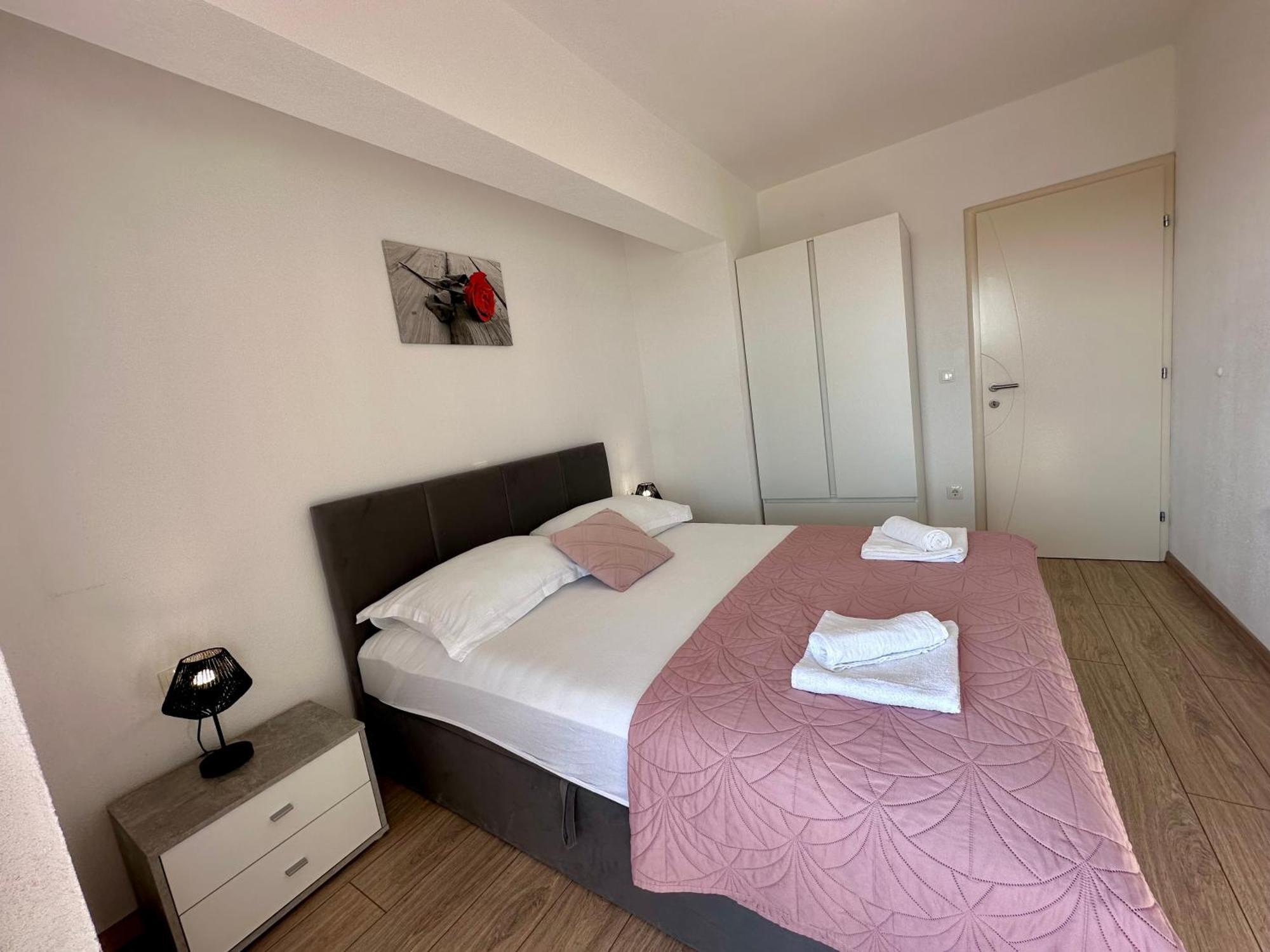 Apartmani Josipa Baška Voda Buitenkant foto